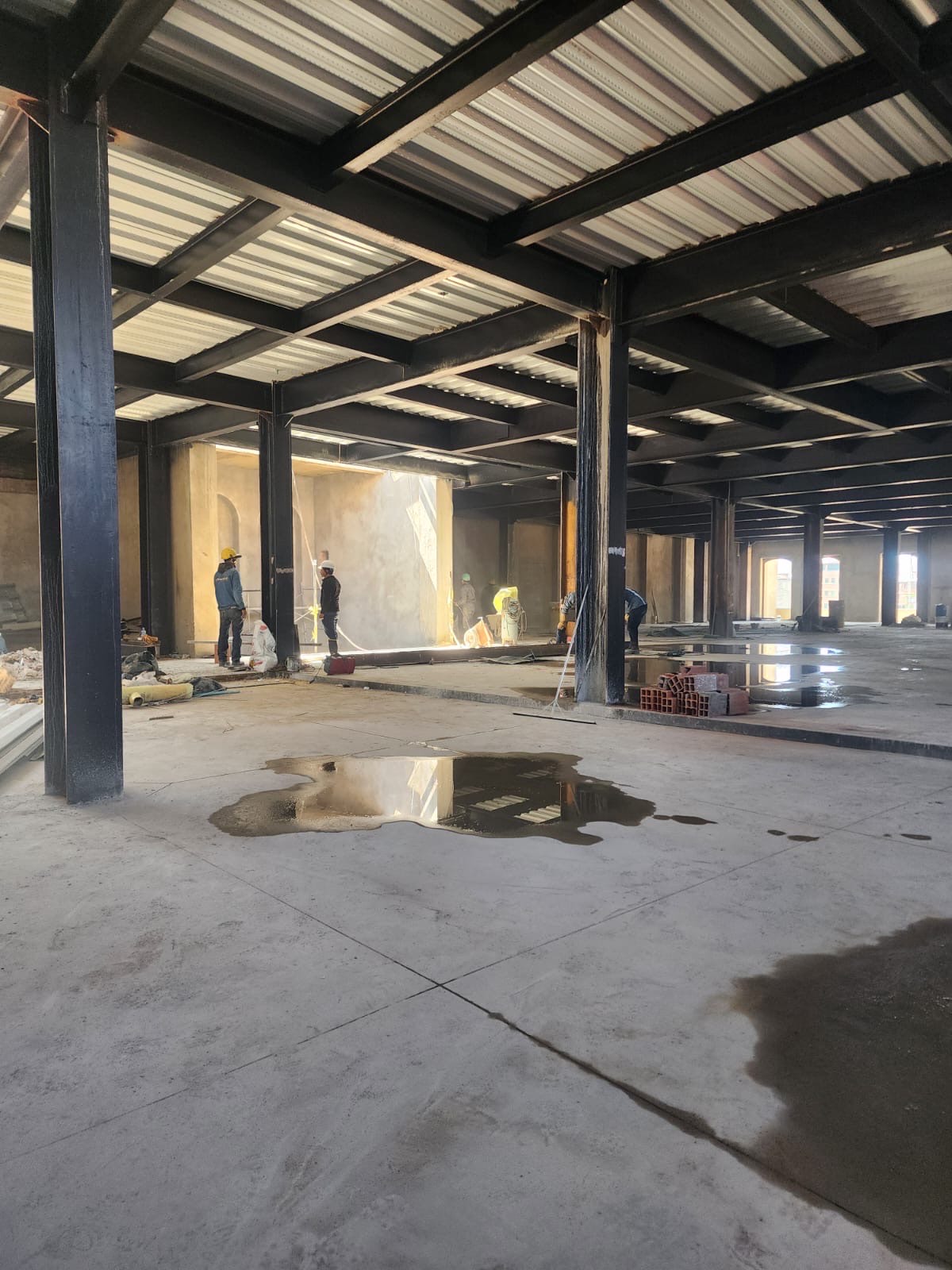 Metalcron nave industrial con estructura metálica y cubierta en Bogotá